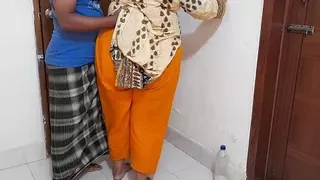 Devar ne mujhe khali ghar mein Jabardasti Choda - Desi MILF Bhabhi fucked by Devar while sweeping room (Hindi Audio)