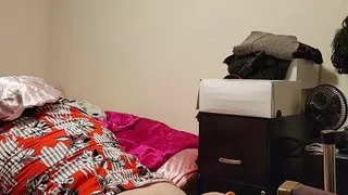 Großer vollbusiger Crossdresser Krankenschwesternhelferin bekommt ihren Arsch von einem großen Dildo gestoßen