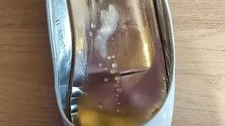 Crossdresser sperma in Flats und trägt sie