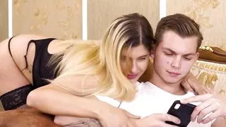 FIST4K. Blonde accidentally breaks BFs phone and gets her pussy fisted