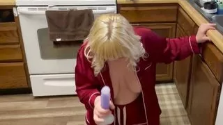 Kitchen blowjob, bend that fat ass over the counter and fuck her juicy pussy, Hurry before you are caught! V178
