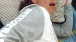 Neugierige Göttin Milf schwanger weiße Socken Footjob ficken große Klitoris Muschi großes Arschloch Nahaufnahme Blowjob