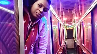Sasur ne bahu ko bus me choda