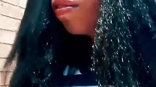 Big-ass Squirts outside