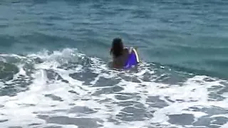 Masturbating bikini teen goes solo