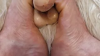 Mistress Coralyn Jewel requires you be a good submissive sub