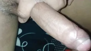 Bhaiya bhabhi ki chudai dekh kr muth mari