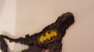 Dreckiger Schlüpfer Batman voller Sperma