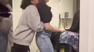 Ich ficke meine Stiefschwester in der Waschküche