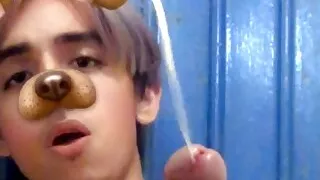 ein paar Filter ausprobieren, während er sperma und stöhnt