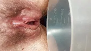 Lala Licious - Pipi with Dani the Dinosaur