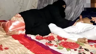 College Muslim hijab girlfriend ko Ghar la k choda. Unsuccessful anal , Hindi audio