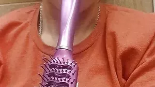 Sunshine_misfit is bored and horny at a truck stop