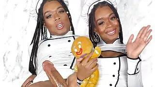 Heiße Ebony Transsexuelle Köchin eros orisha serviert ihr Fleisch