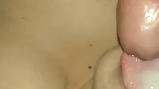 Echte Amateurin liebt es, Sperma in den Mund zu nehmen - Homemade