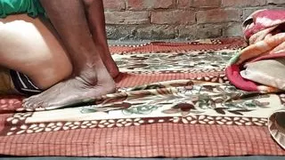 Sasur ne bahu ki bahan ko Ghodi Banakar bahut chudai ki