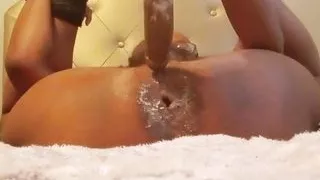 Beine geöffnet und Schwanz im Arsch anal