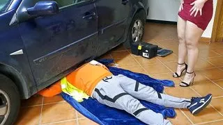 Big ass wife cuckolding with private mechanic