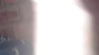 Mit viel Lust und Milch masturbieren