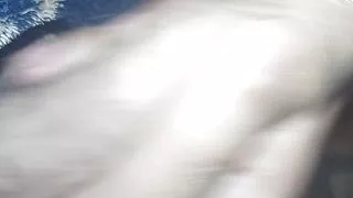 Mit viel Lust und Milch masturbieren