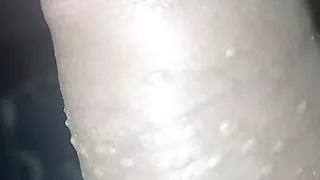 Mit viel Lust und Milch masturbieren