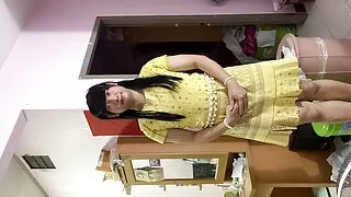 FN021 I like the yellow dress