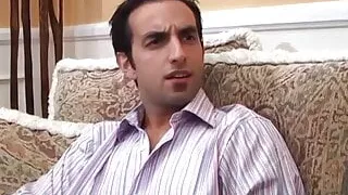 Brunetta in calore vuole essere scopata senza sosta!