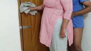 Sasur apni beta ki pati ke sath chudai majboor (Father-in-law fucked while cleaning house) Huge boobs & Ass - cum Inside