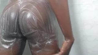 Bubble butt in the shower