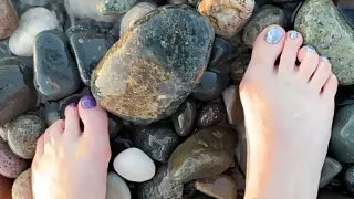 Foot fetish at the beach (with ASMR) - small feet and long toes of Mistress Lara