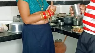 Komal Chalo bedroom me subah bartan dho le na