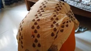 (naukrani ko ghar ki safai karte samay malik jabardasti chudai) Indian Maid Has Hard fuck With Boss - Clear Hindi Audio