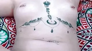 Tatted Babe Gets Fingered And Ate Out Until She Cumsss Pt3