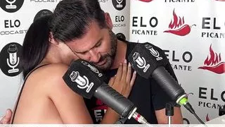 A Mery Martinez Le Gustan Los Besos En El Cuello