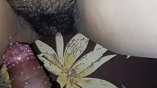 behan ne land pakad ke chut me dala hindi voice me