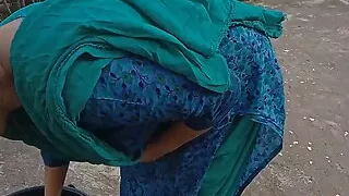 Deshi Ladki Ko chad pe paya to chod diya