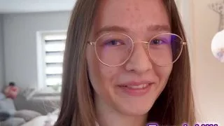 OUTDOOR SQUIRT!!! 18yo Skinny Teen fucks her huge pussy outside till squirting