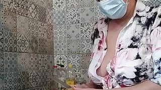 The milf neighbor is a stepmother and a fetishist and she likes cooking, cooking is a good cook. full recipe