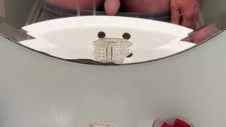 Kannst du meinen großen Schwanz lutschen?