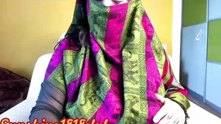 Muslim Arabic bbw milf cam girl in Hijab getting off naked 02.14 recording Arab big tits webcams
