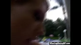 Heiße Blondine Blowjob und Ficken in Großaufnahme im Freien