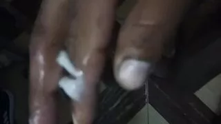 Ich will ihm das ganze Sperma in den Mund spritzen, damit er es bis zum letzten Tropfen schlucken kann.