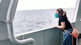 Ipinutok nya sa loob, Pinay hard fucked with strangers in Public ships cabin