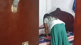 Bhai ne Apna Behen Ko Chud Diya Ekele Main
