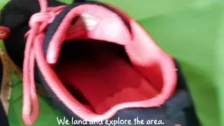 Little visitor crush in giantess shoe