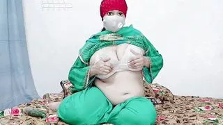 Indian Bbw With Big Natural Tits Fucking a Dildo