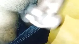 Kuwari ladki ko kam ke bahane se salwar khol kar sidha uske balo wali pudi me mota land dal diya to ladki ro pdi