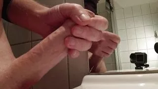 Nice mirror Cumshot. Nice view