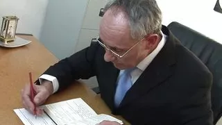 Lautes Mädchen und ein sehr lauter Vibrator