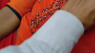 Phuli Chut Mausi Ki Chut Men Aungli kiya Aur Boobs Dabaya